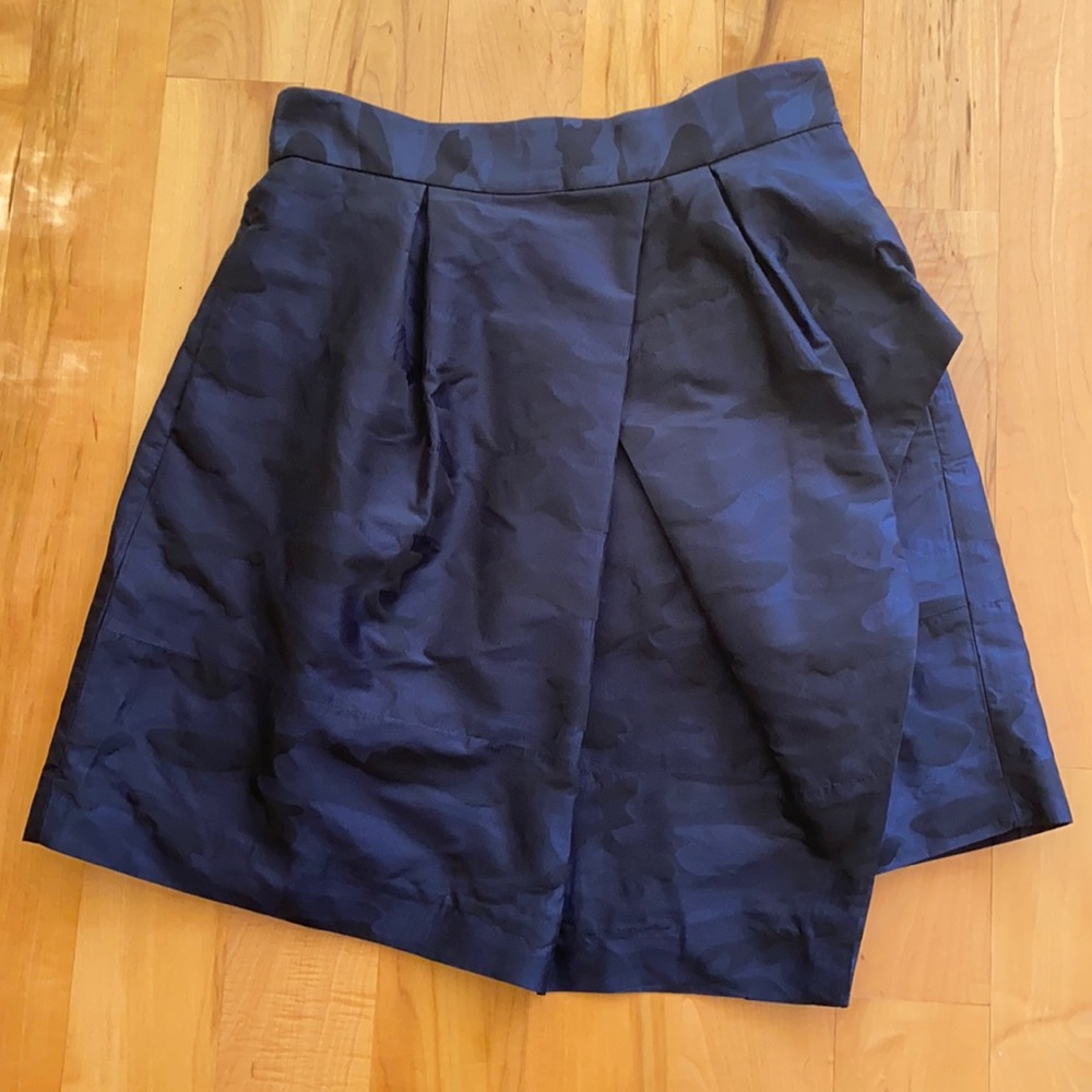 Banana republic navy&black camo skirt